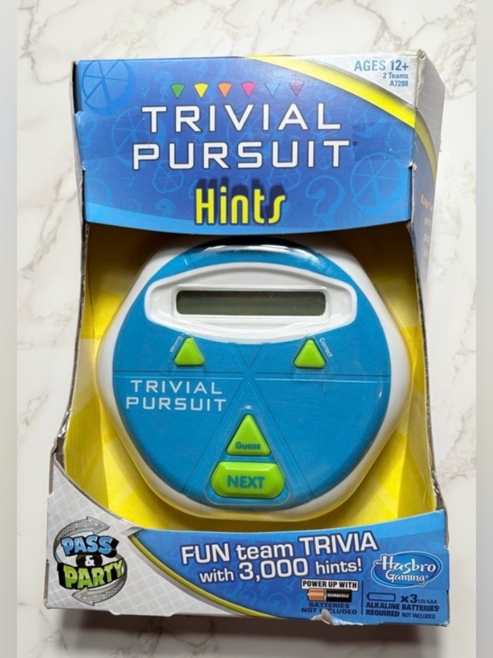 Hasbro NEW Trivial Pursuit Hints Game-Electronic Handheld Game-Fun Team Trivia